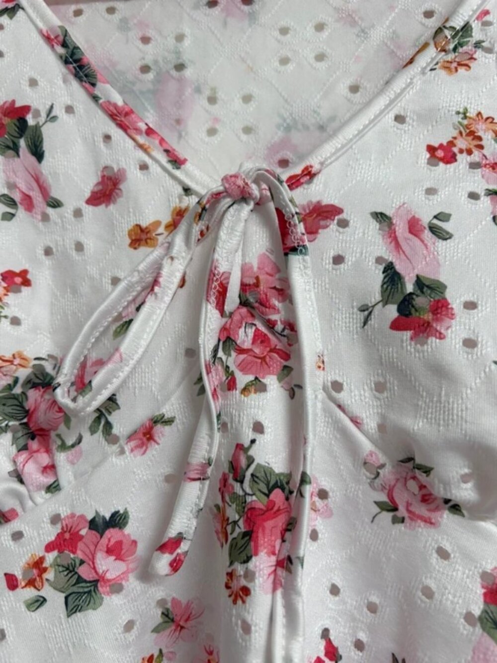 White Floral Eyelet Ruffle Cap Sleeve Peplum Top - Picture 4 of 5